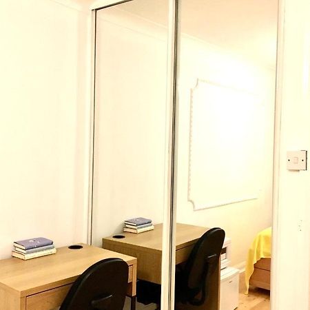 Double Room In The Heart Of Kingston Upon Thames In London Exterior foto